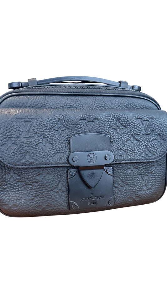 Sac Messenger S Lock Louis Vuitton – Cuir Taurillon Monogram Noir